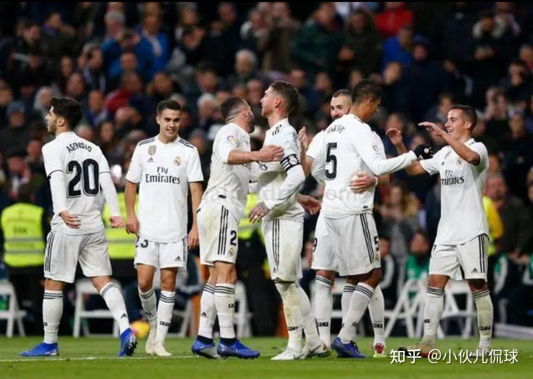 转折点!法兰克福完成体检;欧超杯关键时刻攻防权衡;悬念犹存;训练强度明显提升 转折点!法兰克福完成体检;欧超杯关键时刻攻防权衡;悬念犹存;训练强度明显提升