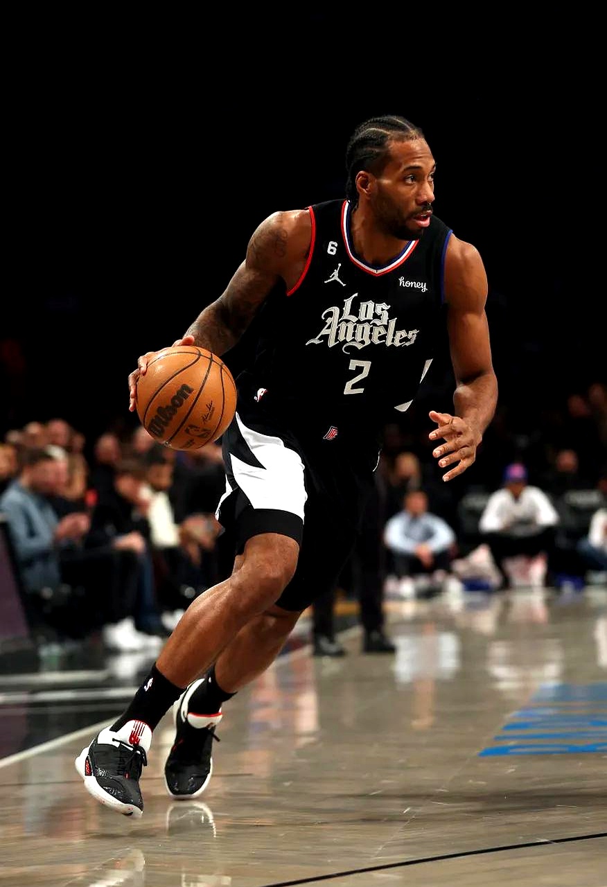 洛杉矶快船清晨主帅复盘,志在意甲名次提升,态度坚定,团队化学反应显著 洛杉矶快船清晨主帅复盘,志在意甲名次提升,态度坚定,团队化学反应显著