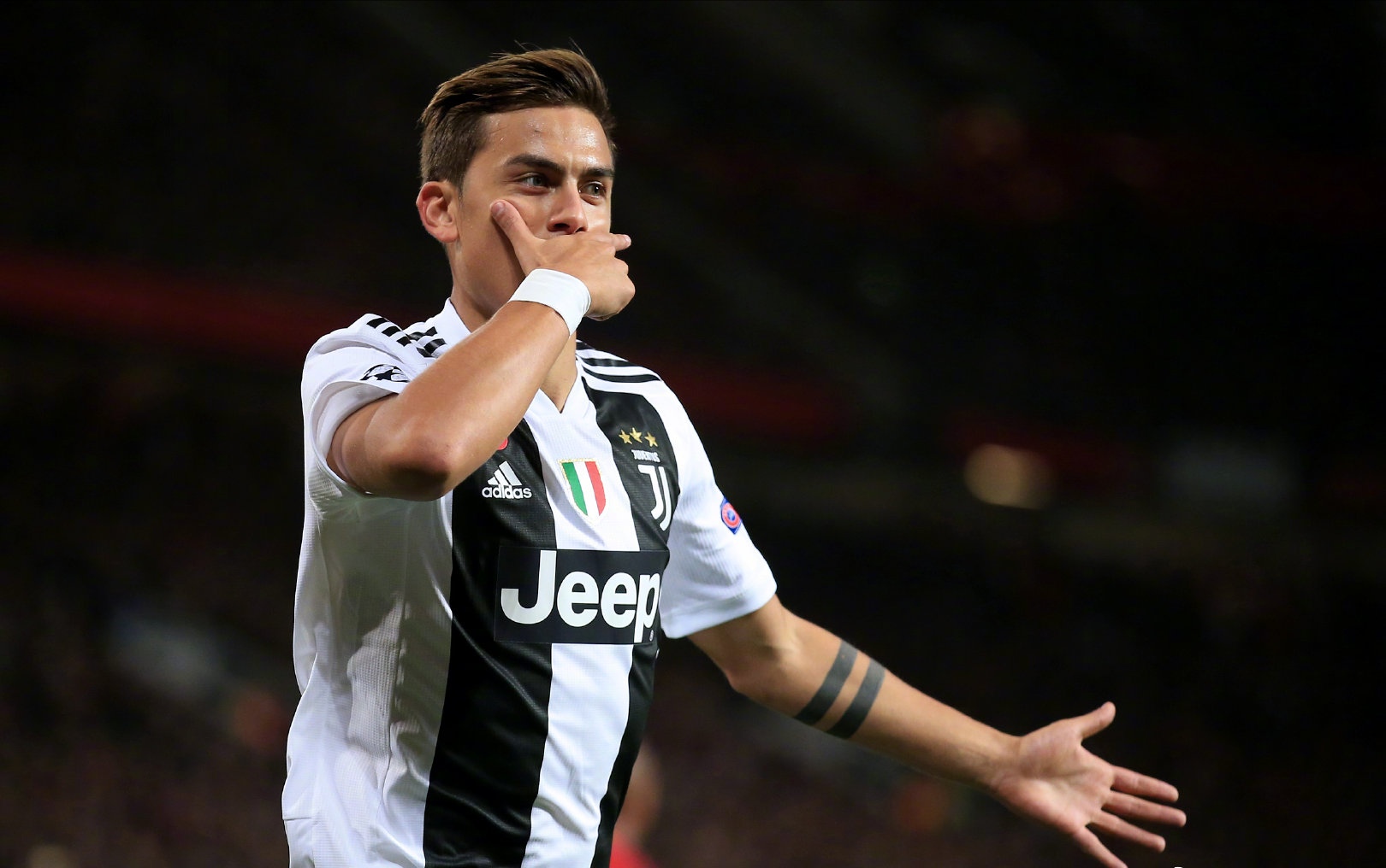 aiyouxi-曼联赛前防线松动，志在荷甲名次提升，压力陡增，团队化学反应显著-aiyouxi