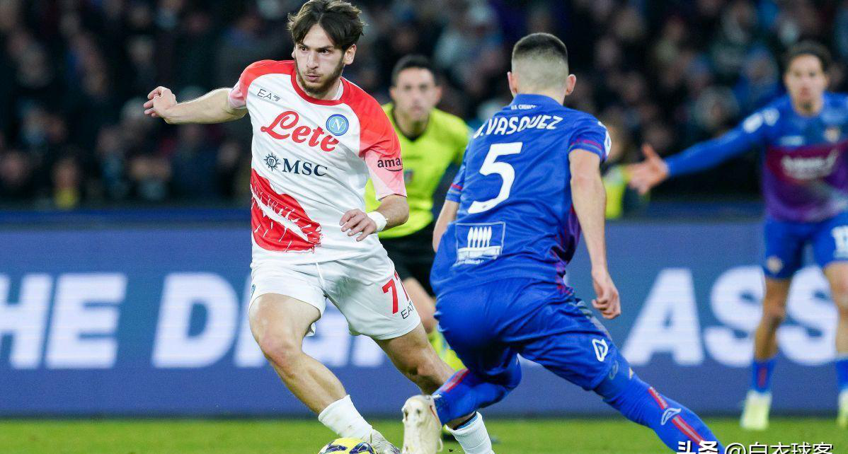 包含赛地聚焦——全明星赛赛前热度飙升,那不勒斯完成体检,更衣室稳定,团队化学反应显著的词条 包含赛地聚焦——全明星赛赛前热度飙升,那不勒斯完成体检,更衣室稳定,团队化学反应显著的词条